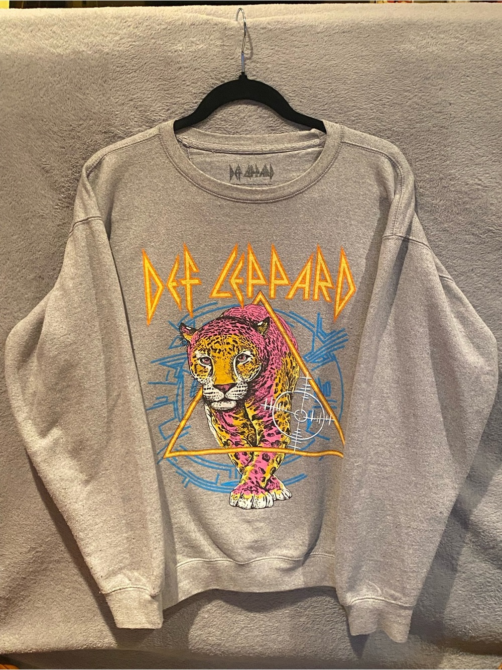 Gray Graphic Crewneck Sweatshirt - Def Leppard Band Graphic Print - Size L